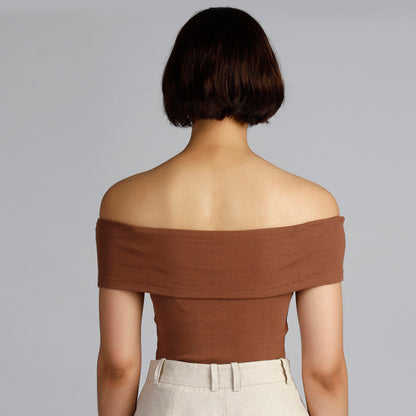 FLIP IT OFF SHOULDER TOP BROWN